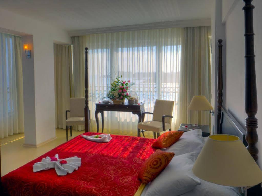 Ada Beach Hotel Karavas  Ngoại thất bức ảnh