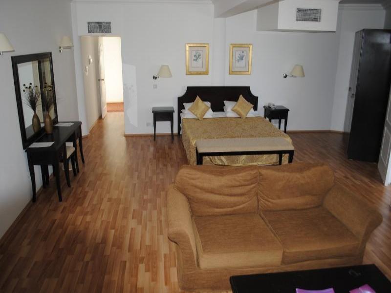 Ada Beach Hotel Karavas  Ngoại thất bức ảnh